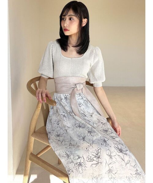 RESEXXY（リゼクシー）の「モノクロマティックフレアワンピース（ワンピース・レディース・アイボリー/ブラック/ブルー・FREE）」の8枚目の写真