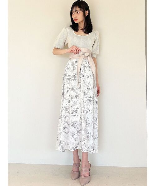 RESEXXY（リゼクシー）の「モノクロマティックフレアワンピース（ワンピース・レディース・アイボリー/ブラック/ブルー・FREE）」の12枚目の写真