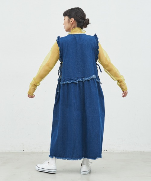 MERLOT（メルロー）の「刺繍フリルデニムジャンスカ（ワンピース・レディース・ネイビー・FREE）」の4枚目の写真