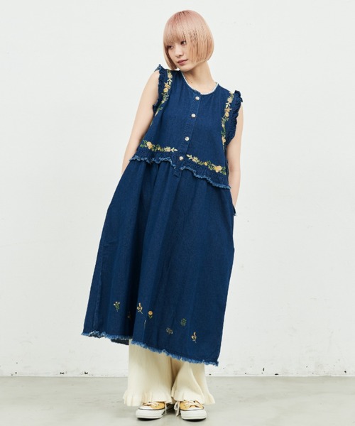 MERLOT（メルロー）の「刺繍フリルデニムジャンスカ（ワンピース・レディース・ネイビー・FREE）」の12枚目の写真