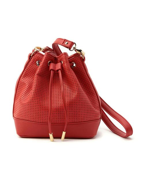 ODETTE E ODILE（オデットエオディール）の「L&O パンチングドローストリング2ウェイ バッグ（ショルダーバッグ・レディース・ホワイト/シルバー/レッド・フリー）」の3枚目の写真