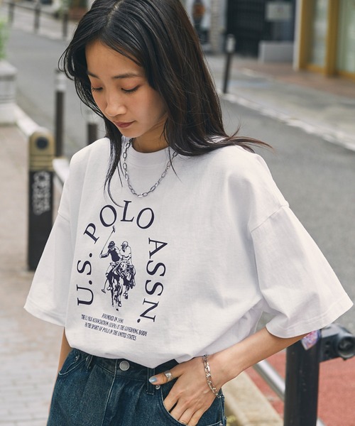 U.S. POLO ASSN.(ユーエスポロアッスン)の「U.S. POLO ASSN. /ユーエスポロアッスン 別注 オーバーサイズ ロゴデザイン 半袖Tシャツ(Tシャツ/カットソー・レディース・ネイビー/スミクロ/ホワイト系2/ホワイト系1/オートミール/グレー系1/ネイビー系2/チャコールグレー/オフホワイト・FREE)」の3枚目の写真