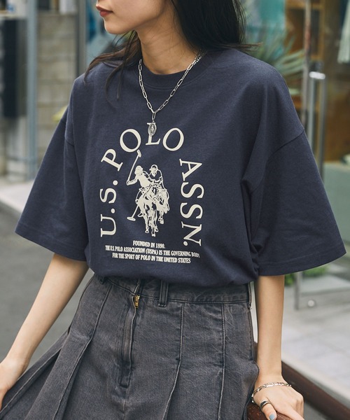 U.S. POLO ASSN.(ユーエスポロアッスン)の「U.S. POLO ASSN. /ユーエスポロアッスン 別注 オーバーサイズ ロゴデザイン 半袖Tシャツ(Tシャツ/カットソー・レディース・ネイビー/スミクロ/ホワイト系2/ホワイト系1/オートミール/グレー系1/ネイビー系2/チャコールグレー/オフホワイト・FREE)」の9枚目の写真