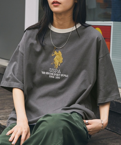 U.S. POLO ASSN.(ユーエスポロアッスン)の「U.S. POLO ASSN. /ユーエスポロアッスン 別注 オーバーサイズ ロゴデザイン 半袖Tシャツ(Tシャツ/カットソー・レディース・ネイビー/スミクロ/ホワイト系2/ホワイト系1/オートミール/グレー系1/ネイビー系2/チャコールグレー/オフホワイト・FREE)」の5枚目の写真