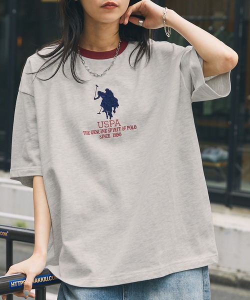 U.S. POLO ASSN.(ユーエスポロアッスン)の「U.S. POLO ASSN. /ユーエスポロアッスン 別注 オーバーサイズ ロゴデザイン 半袖Tシャツ(Tシャツ/カットソー・レディース・ネイビー/スミクロ/ホワイト系2/ホワイト系1/オートミール/グレー系1/ネイビー系2/チャコールグレー/オフホワイト・FREE)」の20枚目の写真