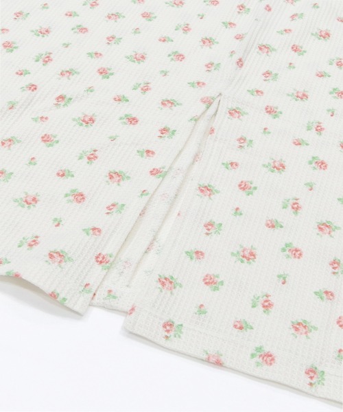 JEMORGAN（ジェーイーモーガン）の「【JEMORGAN / ジェーイーモーガン】ワッフル花柄 キャミワンピ（パック入り）（ワンピース・レディース・ブルー系/ピンク系・F）」の4枚目の写真