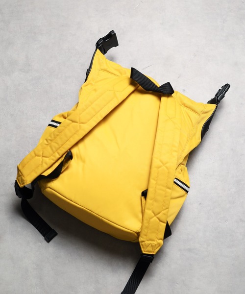 HUNTER(ハンター)の「【HUNTER】ORIGINAL MINI BACKPACK(バックパック/リュック・レディース・イエロー/ブラック・FREE)」の3枚目の写真