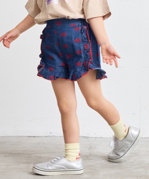 CALMIA（カルミア）の「フラワーPTデニムフリルキュロットパンツ（80～150cm）（デニムパンツ・キッズ・ブルー/ネイビー・100/150/140/110/90/80/130/120）」の2枚目の写真