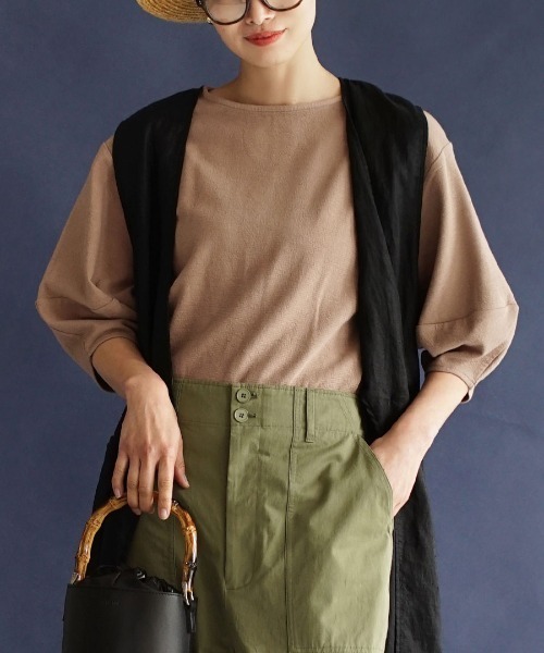 zootie（ズーティー）の「ふっくらカットソー バルーンスリーブ プルオーバー（Tシャツ/カットソー・レディース・グレイッシュブルー/アイボリー/ブラック/ホワイト/ライトグレー/ライム/グリーン/モカ/ラベンダー/ネイビー/オレンジ/イエロー系その他/ブラウン系その他/ワインレッド・フリー）」の5枚目の写真