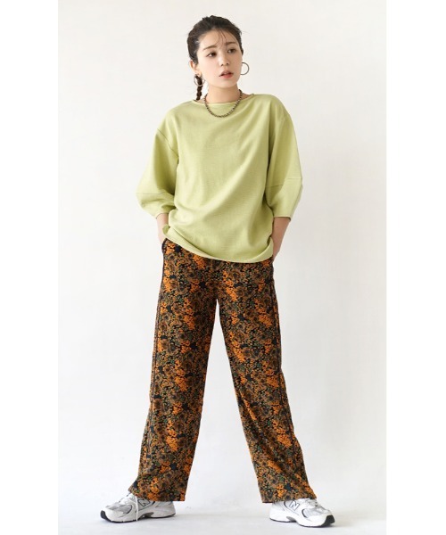 zootie（ズーティー）の「ふっくらカットソー バルーンスリーブ プルオーバー（Tシャツ/カットソー・レディース・グレイッシュブルー/アイボリー/ブラック/ホワイト/ライトグレー/ライム/グリーン/モカ/ラベンダー/ネイビー/オレンジ/イエロー系その他/ブラウン系その他/ワインレッド・フリー）」の20枚目の写真