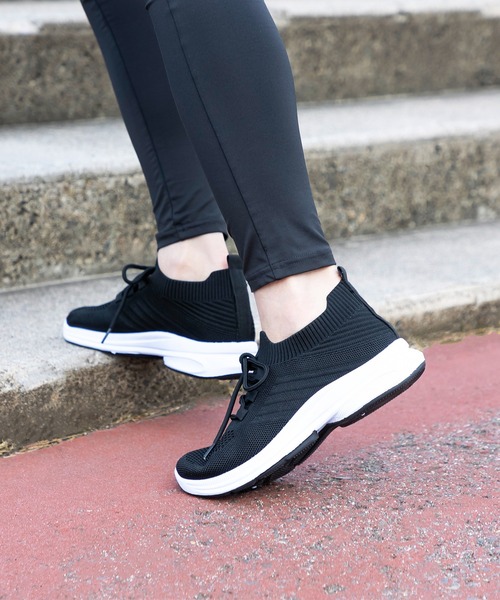 welleg（ウェレッグ）の「やわらかフィット ニットスニーカー（スニーカー・レディース・ブラック系その他2・36/37/38/39/40/41）」の8枚目の写真