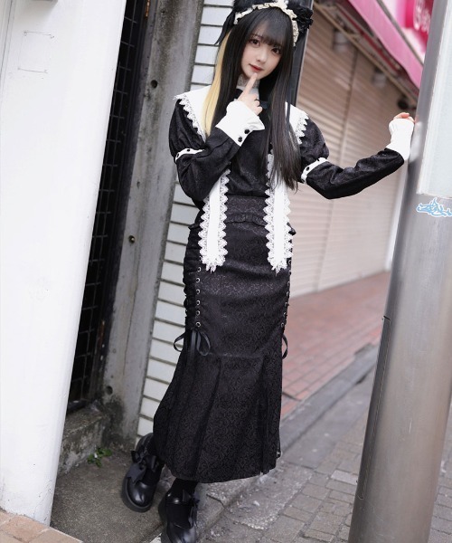 ililil（イルイルイル）の「『ililil/イルイルイル』【ゴシック地雷ちゃんとっぷす】十字架チャーム付きシスター風襟長袖ブラウス（シャツ/ブラウス・レディース・ブラック・FREE）」の7枚目の写真