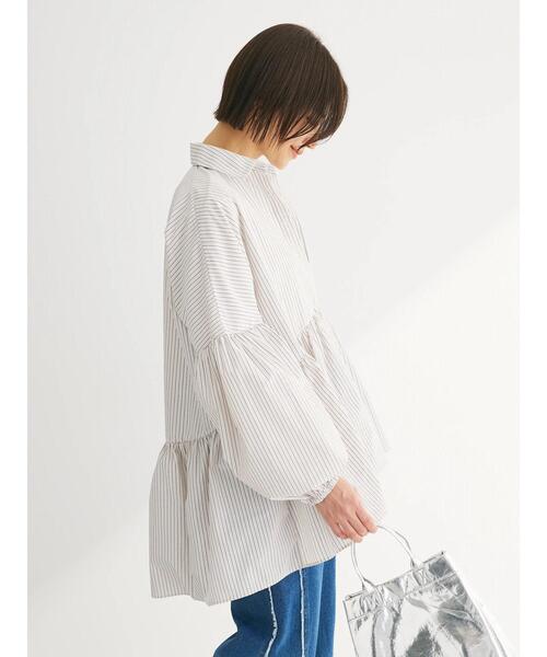 ELENCARE DUE（エレンカーレデュエ）の「・ELENCARE　DUE　ギャザーキリカエチュニック（チュニック・レディース・ベージュ/サックスブルー/オフホワイト・FREE）」の15枚目の写真