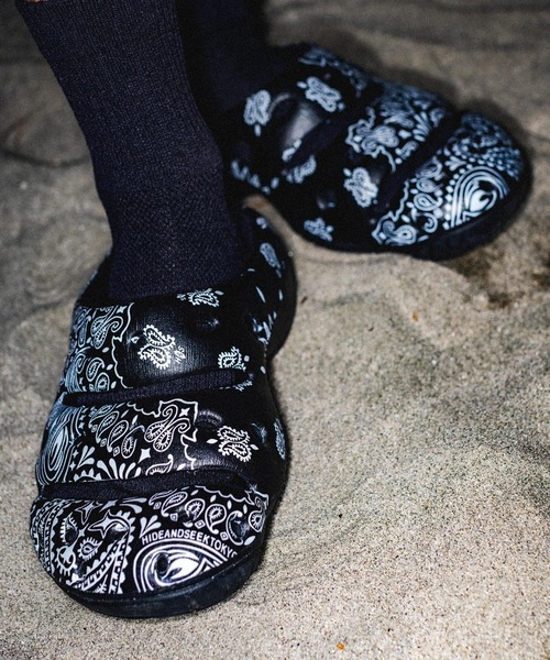 KEEN（キーン）の「YOGUI ARTS / ヨギ アーツ / メンズ サンダル（サンダル・メンズ・ブラック系その他・27cm/26cm/25cm/29cm/28cm）」の4枚目の写真