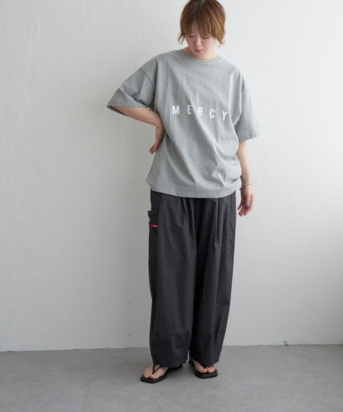 notch.(ノッチ)の「MERCY プリントTシャツ(Tシャツ/カットソー・レディース・ブラック/オフホワイト/グレー・M)」の12枚目の写真