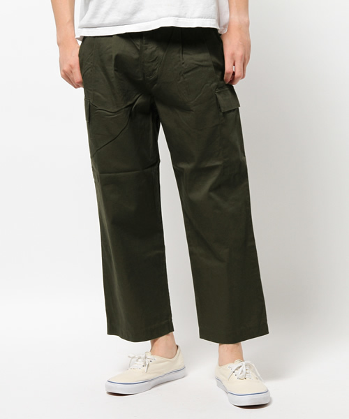 WEGO（ウィゴー）の「WEGO/ワイドカーゴパンツ（カーゴパンツ・メンズ・グレー系その他/カーキ・MEDIUM/LARGE）」の2枚目の写真