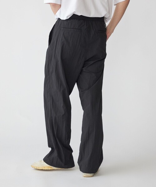 SHIPS（シップス）の「SHIPS:〈遮熱/UVカット/吸水速乾/接触冷感〉SHELTECH(R) ワイドストレート パンツ（その他パンツ・メンズ・ブラック/チャコールグレー・SMALL/LARGE/MEDIUM）」の14枚目の写真