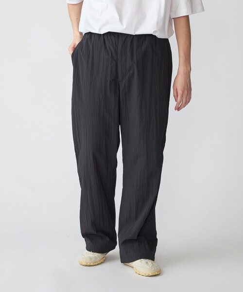 SHIPS（シップス）の「SHIPS:〈遮熱/UVカット/吸水速乾/接触冷感〉SHELTECH(R) ワイドストレート パンツ（その他パンツ・メンズ・ブラック/チャコールグレー・SMALL/LARGE/MEDIUM）」の15枚目の写真