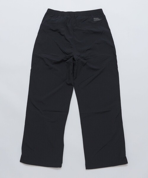 SHIPS（シップス）の「SHIPS:〈遮熱/UVカット/吸水速乾/接触冷感〉SHELTECH(R) ワイドストレート パンツ（その他パンツ・メンズ・ブラック/チャコールグレー・SMALL/LARGE/MEDIUM）」の20枚目の写真