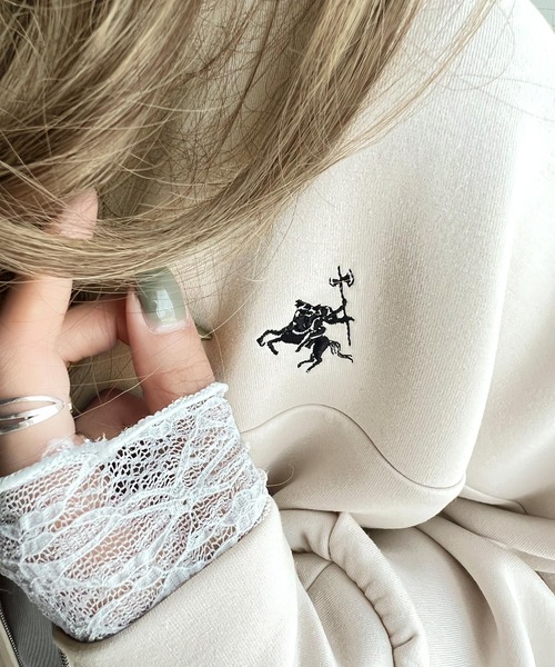 セール】滑らかでリラクシーな映え。ダンボール裾ドロストジップアップ