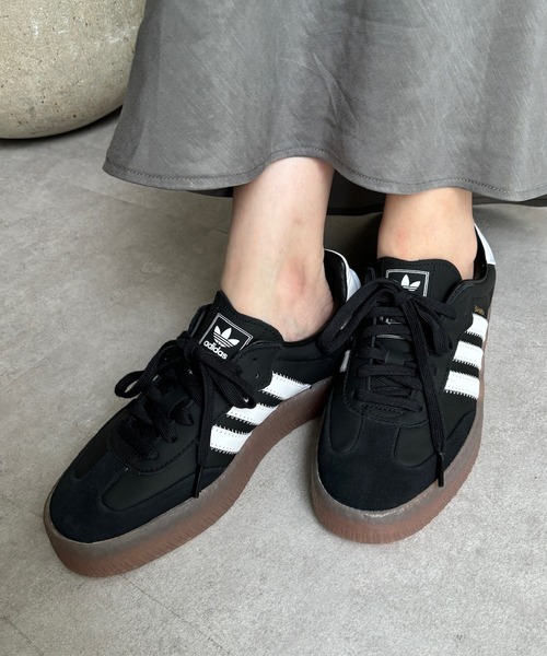 DouDou(ドゥドゥ)の「【adidas/アディダス】SAMBAE W(スニーカー・レディース・ブラック・23.5cm/24cm/24.5cm)」の1枚目の写真