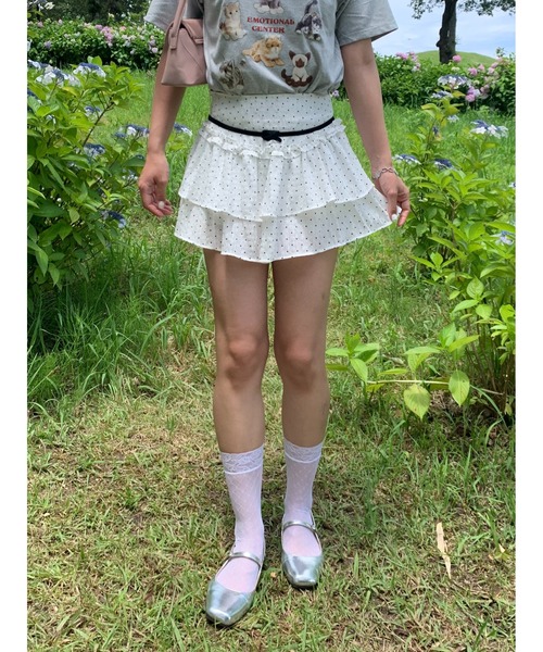 suzie angel(スージー エンジェル)の「ドット フリル ミニスカート(スカート・レディース・ホワイト・M)」の2枚目の写真