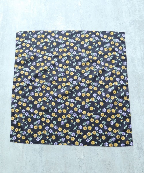 bulle de savon（ビュルデサボン）の「パンジープリント スカーフ（ストール/ショール・レディース・ブルー/ブラック・FREE）」の3枚目の写真
