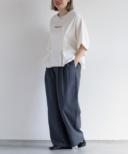 cepo(セポ)の「フロントタックショートスリーブTee(Tシャツ/カットソー・レディース・ベージュ/オフホワイト/ブラック・M)」の4枚目の写真