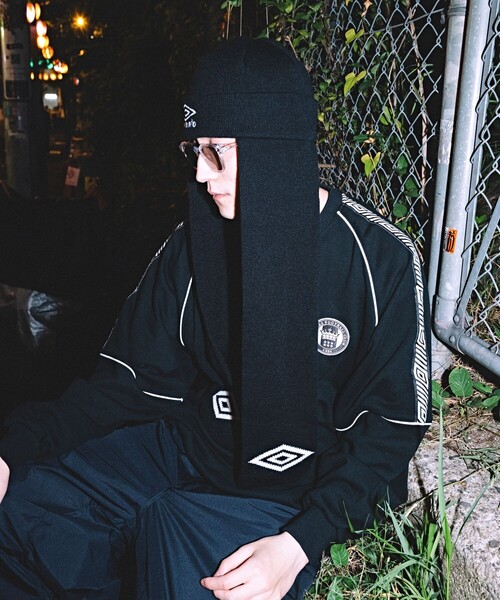 UMBRO(アンブロ)の「UMBRO/アンブロ SP Scarf Beanie/別注 スカーフ ニットビーニー(ニットキャップ/ビーニー・メンズ・ブラック/チャコール/ネイビー/ブラウン・FREE)」の16枚目の写真