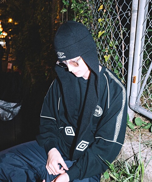 UMBRO(アンブロ)の「UMBRO/アンブロ SP Scarf Beanie/別注 スカーフ ニットビーニー(ニットキャップ/ビーニー・メンズ・ブラック/チャコール/ネイビー/ブラウン・FREE)」の15枚目の写真