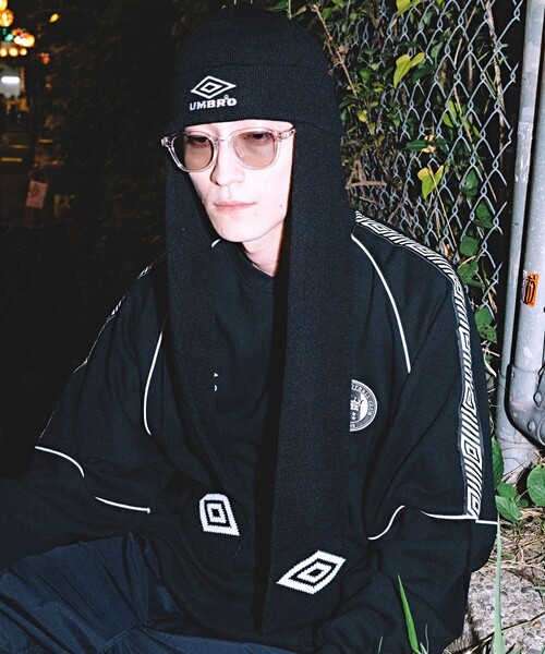 UMBRO(アンブロ)の「UMBRO/アンブロ SP Scarf Beanie/別注 スカーフ ニットビーニー(ニットキャップ/ビーニー・メンズ・ブラック/チャコール/ネイビー/ブラウン・FREE)」の10枚目の写真
