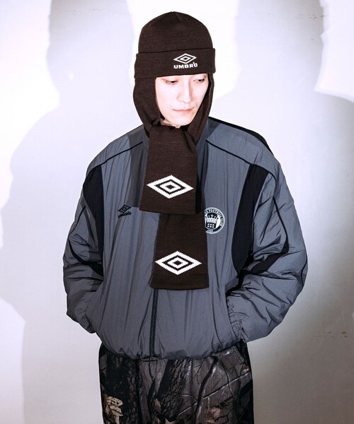UMBRO(アンブロ)の「UMBRO/アンブロ SP Scarf Beanie/別注 スカーフ ニットビーニー(ニットキャップ/ビーニー・メンズ・ブラック/チャコール/ネイビー/ブラウン・FREE)」の8枚目の写真
