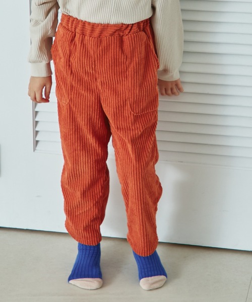pairmanon(ペアマノン)の「コーデュロイ リラックス パンツ(カーゴパンツ・キッズ・ベージュ/ブルー系その他/アイボリー/ブラック/イエロー系その他/カーキ/テラコッタ/ブラウン・100/110/120/130/140/150/90)」の4枚目の写真