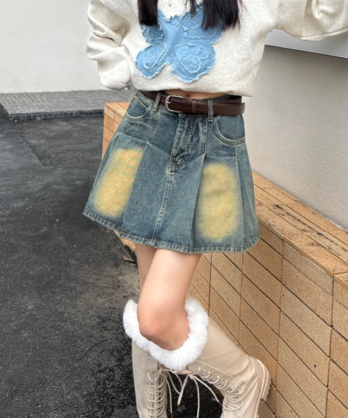 LAC-VERT(ラック・ヴェール)の「ベルト付きミニ丈デニムプリーツスカート(スカート・レディース・ブルー/ブラック/ライトブルー・L/M)」の4枚目の写真