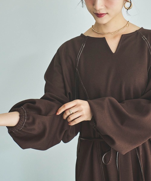 mil(ミル)の「【150㎝前後の小柄さんサイズ】配色ステッチキーネックワンピース(ワンピース・レディース・ブラック/ブラウン/ベージュ/ブラウン系その他/ブラック系その他/ベージュ系その他・XS/S)」の22枚目の写真