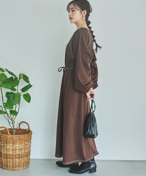 mil(ミル)の「【150㎝前後の小柄さんサイズ】配色ステッチキーネックワンピース(ワンピース・レディース・ブラック/ブラウン/ベージュ/ブラウン系その他/ブラック系その他/ベージュ系その他・XS/S)」の10枚目の写真