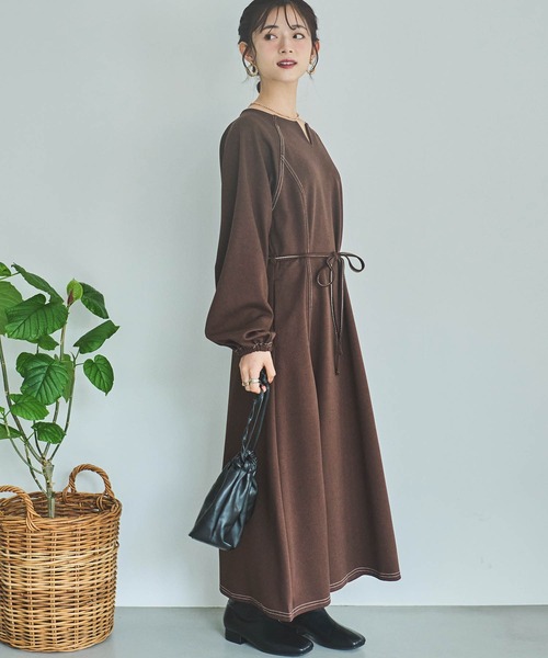 mil(ミル)の「【150㎝前後の小柄さんサイズ】配色ステッチキーネックワンピース(ワンピース・レディース・ブラック/ブラウン/ベージュ/ブラウン系その他/ブラック系その他/ベージュ系その他・XS/S)」の11枚目の写真