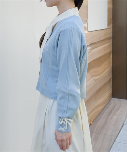 axes femme(アクシーズファム)の「クロス刺繍ショートニットカーディガン(カーディガン/ボレロ・レディース・キナリ/サックスブルー/ブラック・FREE)」の5枚目の写真