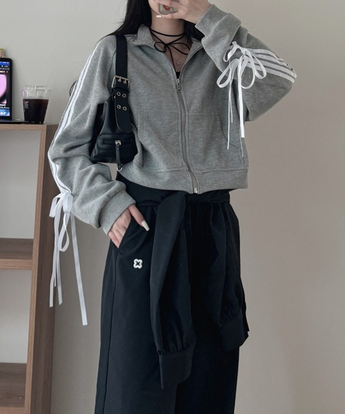 nemne store(ネンネストア)の「《Delfy》袖リボントラックジャケット(スウェット・レディース・ブラウン系/ブラック/グレー/ボルドー/ライトグレー・フリー)」の18枚目の写真