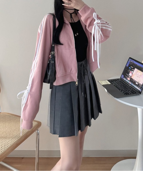 nemne store(ネンネストア)の「《Delfy》袖リボントラックジャケット(スウェット・レディース・ブラウン系/ブラック/グレー/ボルドー/ライトグレー・フリー)」の7枚目の写真