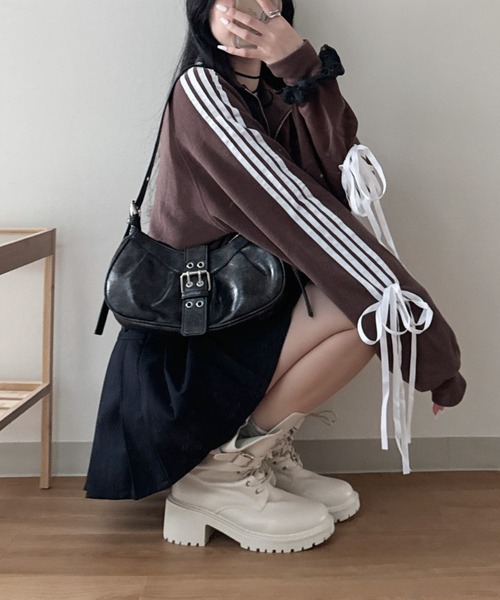 nemne store(ネンネストア)の「《Delfy》袖リボントラックジャケット(スウェット・レディース・ブラウン系/ブラック/グレー/ボルドー/ライトグレー・フリー)」の9枚目の写真