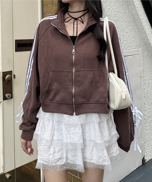 nemne store(ネンネストア)の「《Delfy》袖リボントラックジャケット(スウェット・レディース・ブラウン系/ブラック/グレー/ボルドー/ライトグレー・フリー)」の11枚目の写真