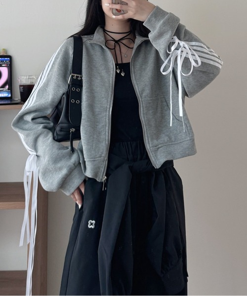 nemne store(ネンネストア)の「《Delfy》袖リボントラックジャケット(スウェット・レディース・ブラウン系/ブラック/グレー/ボルドー/ライトグレー・フリー)」の17枚目の写真