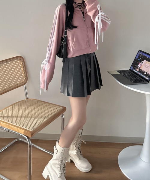 nemne store(ネンネストア)の「《Delfy》袖リボントラックジャケット(スウェット・レディース・ブラウン系/ブラック/グレー/ボルドー/ライトグレー・フリー)」の6枚目の写真
