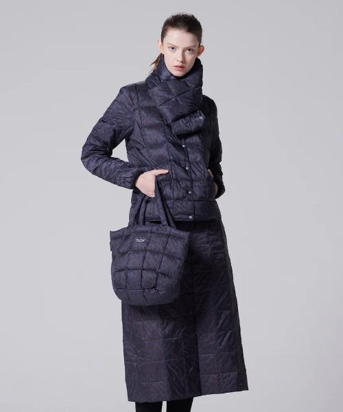 TAION（タイオン）の「【TAION / タイオン】WOMEN　ベーシック　クルーネックボタン　インナーダウンジャケット [TAION-104]（ダウンジャケット/コート・レディース・ダークオリーブ/ブラック/オフホワイト/サンドベージュ/ネイビー・M/L/XL）」の7枚目の写真