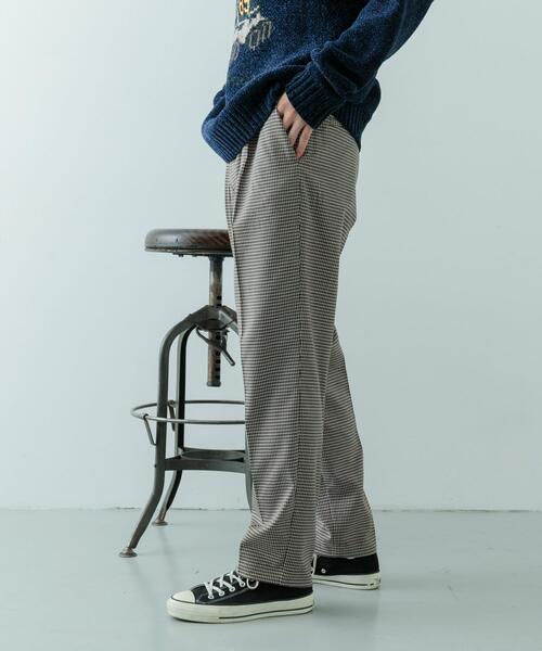 ITEMS URBANRESEARCH（アイテムズ アーバンリサーチ）の「ガンクラブチェック テーパードパンツ（その他パンツ・メンズ・ブラック/ベージュ/ブラウン・MEDIUM/LARGE）」の16枚目の写真