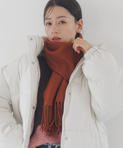 LAKOLE（ラコレ）の「カラバリ無地マフラー / 131444（マフラー・レディース・グリーン/ブルー/ライトグレー/イエロー/ブラウン/ピンク/ブラック/オフホワイト・FREE）」の4枚目の写真