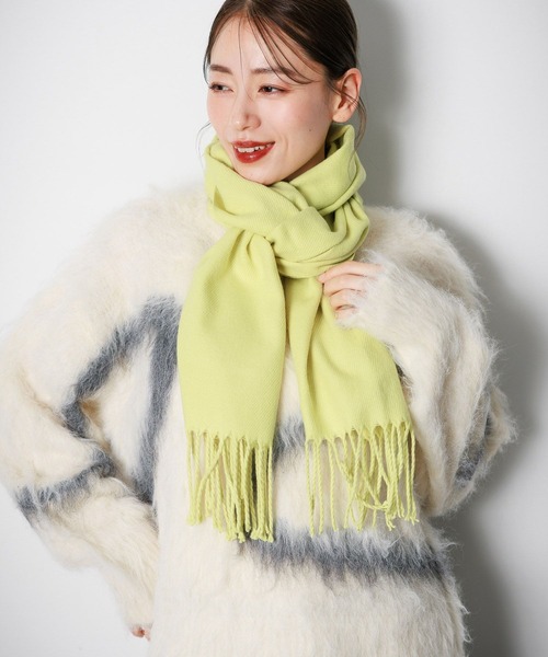 LAKOLE（ラコレ）の「カラバリ無地マフラー / 131444（マフラー・レディース・グリーン/ブルー/ライトグレー/イエロー/ブラウン/ピンク/ブラック/オフホワイト・FREE）」の7枚目の写真