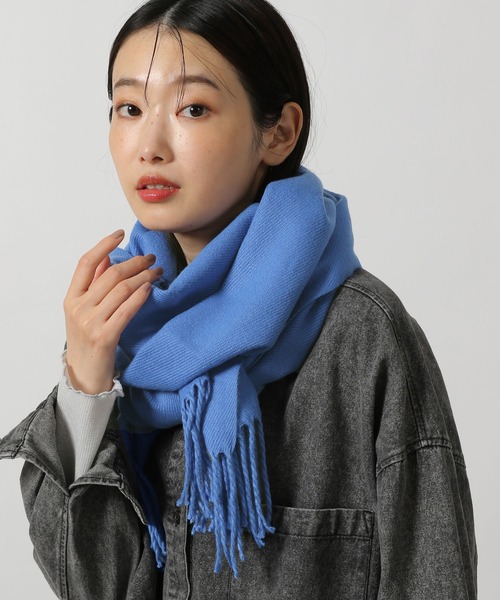 LAKOLE（ラコレ）の「カラバリ無地マフラー / 131444（マフラー・レディース・グリーン/ブルー/ライトグレー/イエロー/ブラウン/ピンク/ブラック/オフホワイト・FREE）」の6枚目の写真