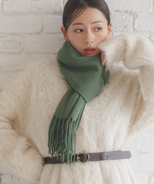 LAKOLE（ラコレ）の「カラバリ無地マフラー / 131444（マフラー・レディース・グリーン/ブルー/ライトグレー/イエロー/ブラウン/ピンク/ブラック/オフホワイト・FREE）」の5枚目の写真